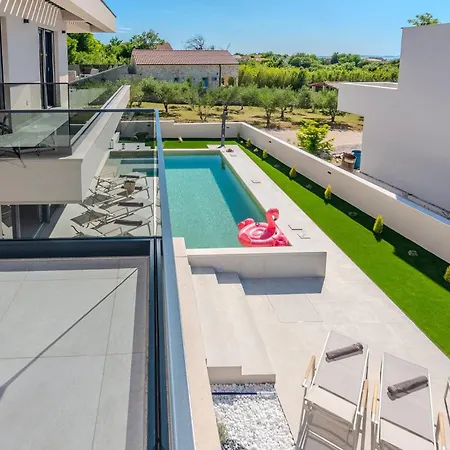 Villa Brand New Orca-premium Luxury With Heated Saltwater Pool