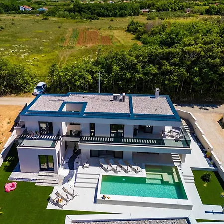 Brand New Orca-premium Luxury With Heated Saltwater Pool 别墅 *