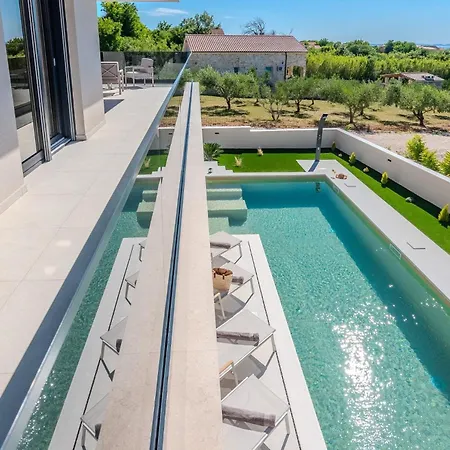 Villa Brand New Orca-premium Luxury With Heated Saltwater Pool