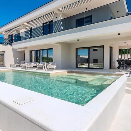 别墅 Brand New Orca-premium Luxury With Heated Saltwater Pool *