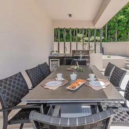Brand New Orca-premium Luxury With Heated Saltwater Pool Villa *