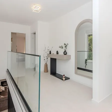 Brand New Orca-premium Luxury With Heated Saltwater Pool *