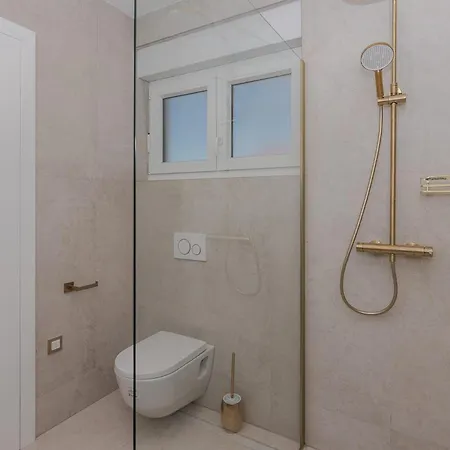 别墅 Brand New Orca-premium Luxury With Heated Saltwater Pool *