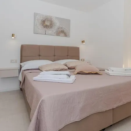 Villa Brand New Orca-premium Luxury With Heated Saltwater Pool